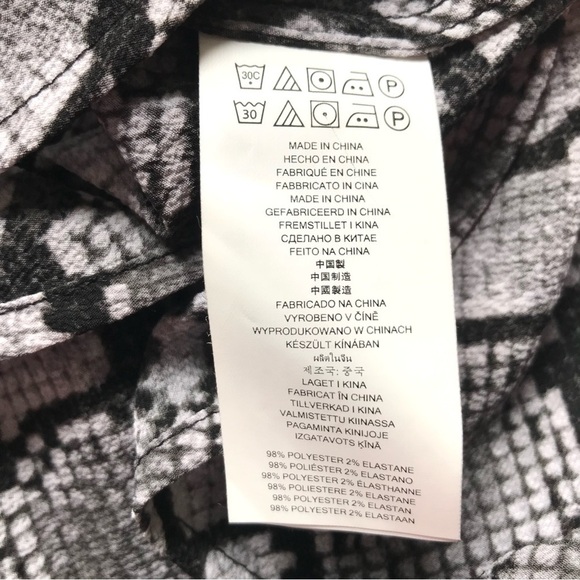 MICHAEL Michael Kors XS Snake Print Keyhole Neck Black & Gray Long Sleeve Blouse - Picture 13 of 14